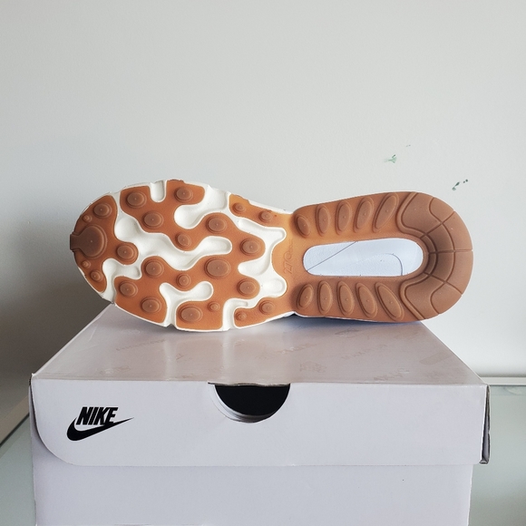 DEADSTOCK NIKE AIRMAX 270 REACT WOMENS SIZE 8 - Picture 3 of 3